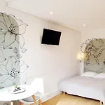 Apartment Centre