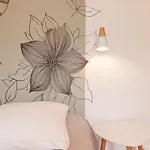 Centre Apartment *