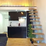 Centre Apartment *