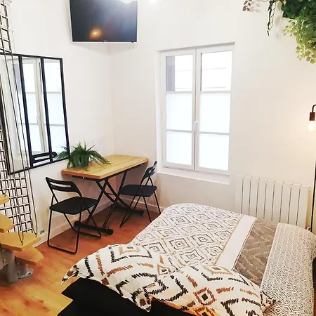 Centre Apartment *