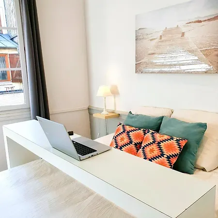 Apartment Centre *